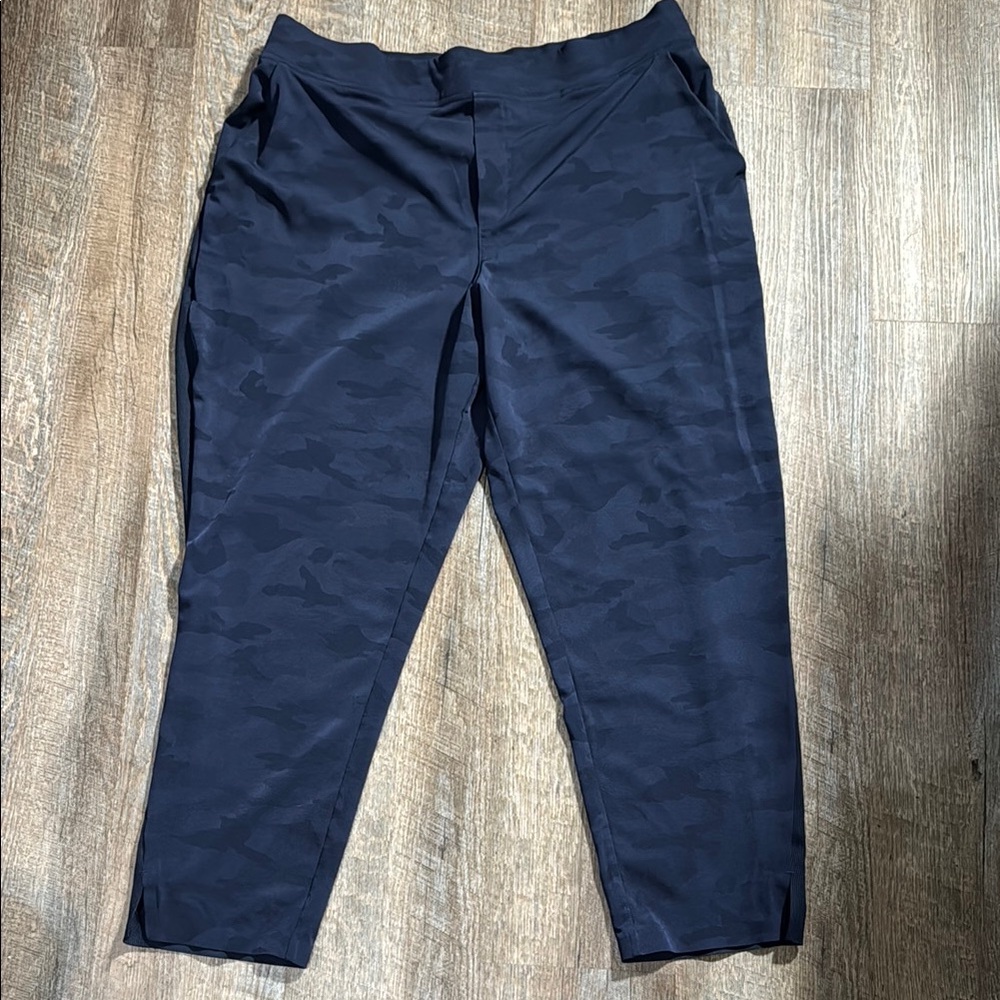 Athleta Women's Navy Camouflage Pants